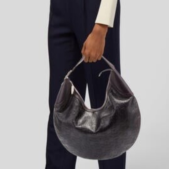 Gucci medium-sized hobo bag 	W16.5 x H11.8 x D0.8inch Handle Height：9.1 902 - Picture 16 of 16